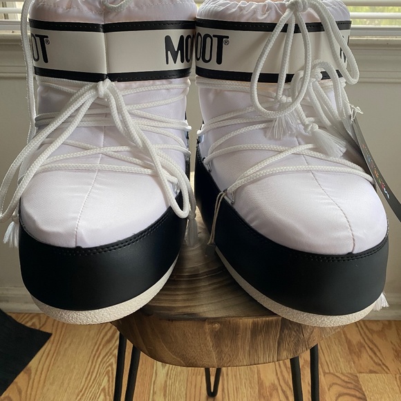 Moon Boots
